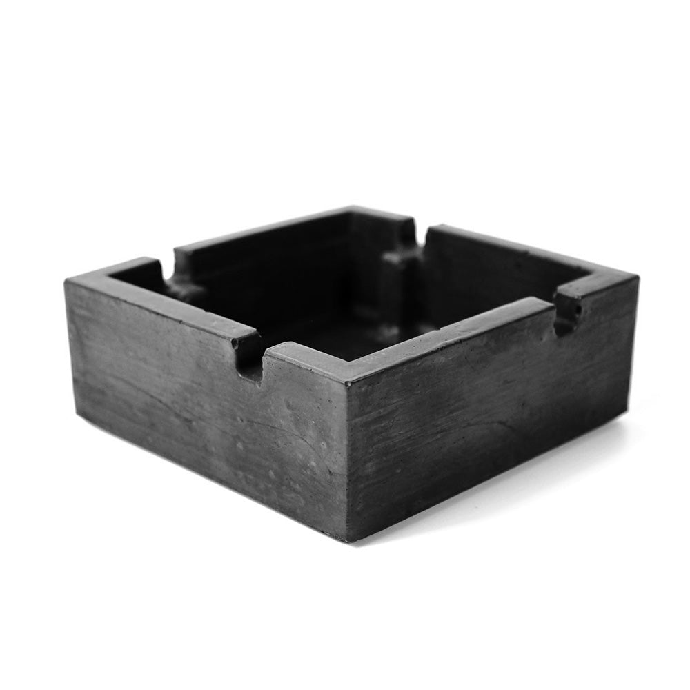 Seitenansicht, Aschenbecher mit Deckel aus Beton, schwarz