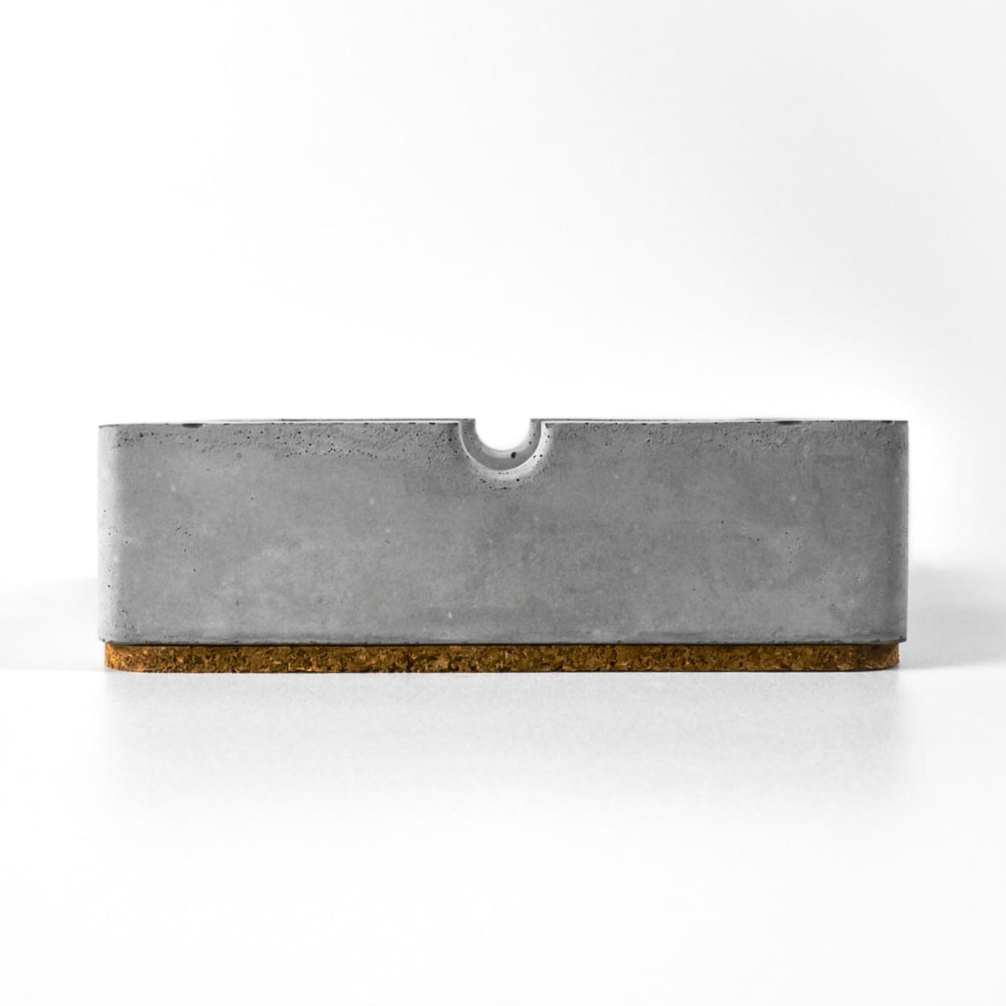 Detailansicht Design Aschenbecher aus Beton mit Korkboden, grau