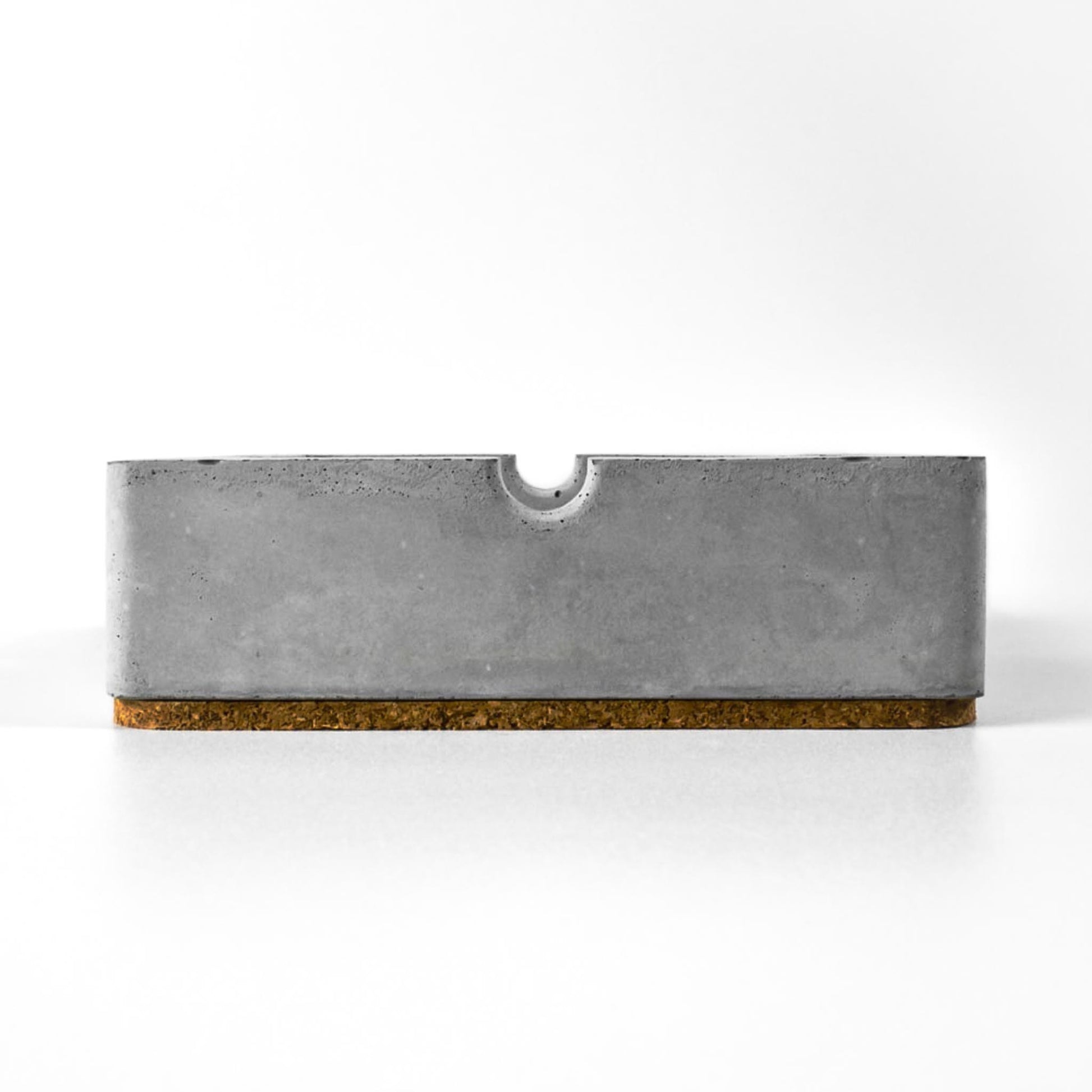 Detailansicht Design Aschenbecher aus Beton mit Korkboden, grau